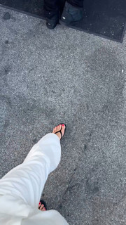 Kylie Jenner feet photo thumbnail