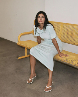 Kylie Jenner feet photo thumbnail