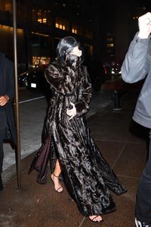 Kylie Jenner feet photo thumbnail