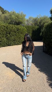 Kylie Jenner feet photo thumbnail