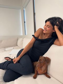 Kylie Jenner feet photo thumbnail