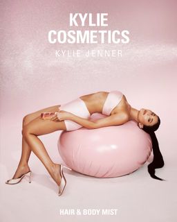 Kylie Jenner feet photo thumbnail