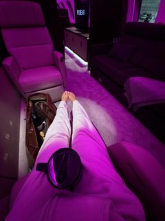 Kylie Jenner feet photo thumbnail