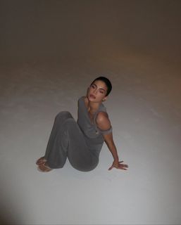 Kylie Jenner feet photo thumbnail