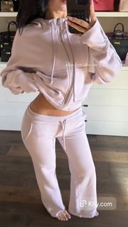 Kylie Jenner feet photo 11