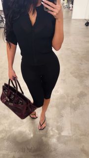 Kylie Jenner feet photo 15
