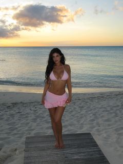 Kylie Jenner feet photo 17