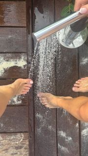 Kylie Jenner feet photo 13