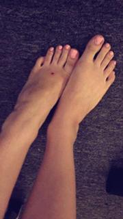 Kylie Maria feet photo 8