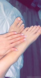 Kylie Maria feet photo 2