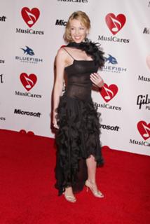 Kylie Minogue feet photo thumbnail