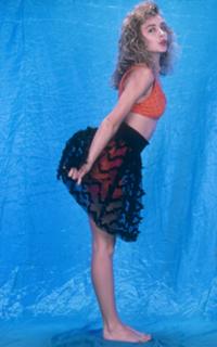 Kylie Minogue feet photo thumbnail