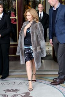 Kylie Minogue feet photo thumbnail