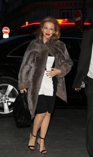 Kylie Minogue feet photo thumbnail