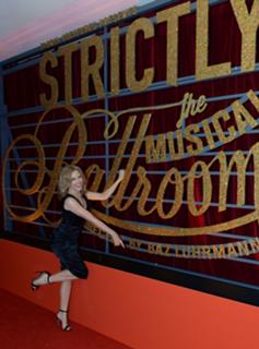 Kylie Minogue feet photo thumbnail