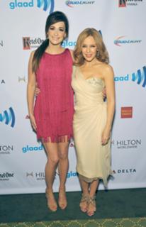 Kylie Minogue feet photo thumbnail