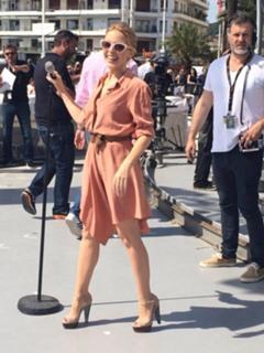 Kylie Minogue feet photo thumbnail