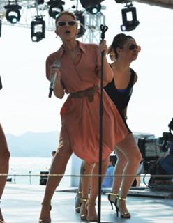 Kylie Minogue feet photo thumbnail