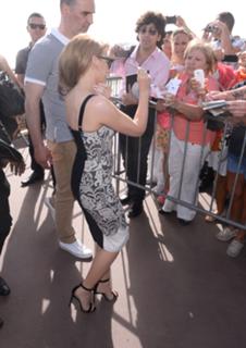 Kylie Minogue feet photo thumbnail