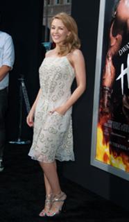 Kylie Minogue feet photo thumbnail