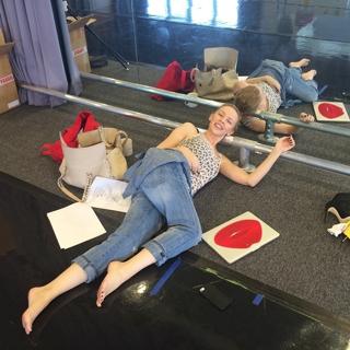 Kylie Minogue feet photo thumbnail