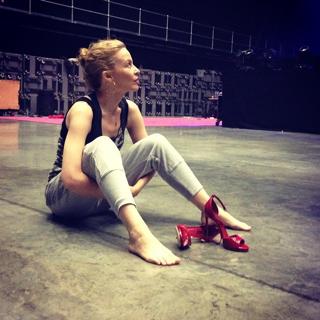Kylie Minogue feet photo thumbnail
