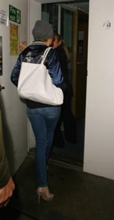 Kylie Minogue feet photo thumbnail