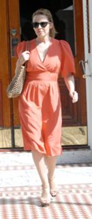 Kylie Minogue feet photo thumbnail