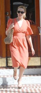 Kylie Minogue feet photo thumbnail