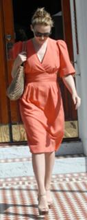 Kylie Minogue feet photo thumbnail