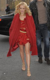 Kylie Minogue feet photo thumbnail