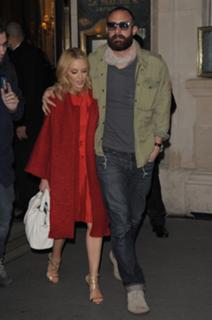 Kylie Minogue feet photo thumbnail