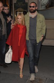 Kylie Minogue feet photo thumbnail