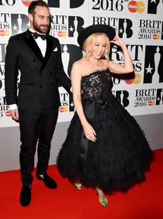 Kylie Minogue feet photo thumbnail