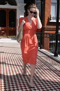 Kylie Minogue feet photo thumbnail