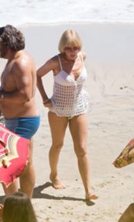 Kylie Minogue feet photo thumbnail