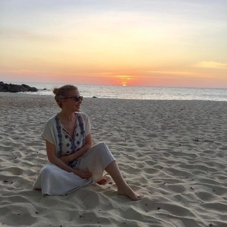 Kylie Minogue feet photo thumbnail