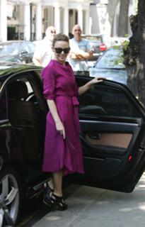 Kylie Minogue feet photo thumbnail