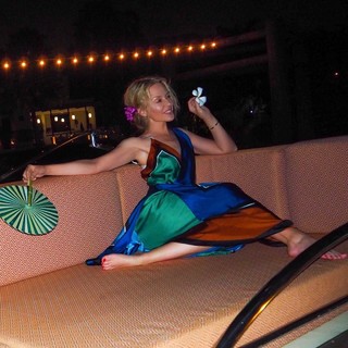 Kylie Minogue feet photo thumbnail