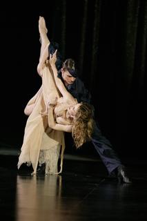 Kylie Minogue feet photo thumbnail