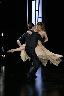 Kylie Minogue feet photo thumbnail