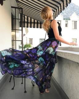 Kylie Minogue feet photo thumbnail