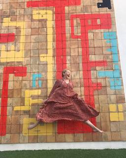 Kylie Minogue feet photo thumbnail