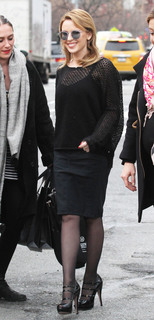 Kylie Minogue feet photo thumbnail