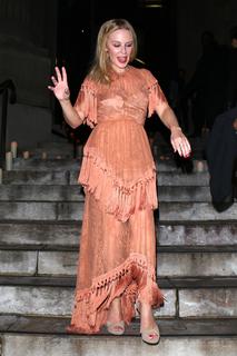 Kylie Minogue feet photo thumbnail