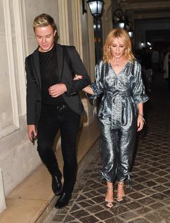 Kylie Minogue feet photo thumbnail