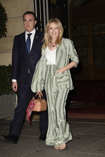 Kylie Minogue feet photo thumbnail