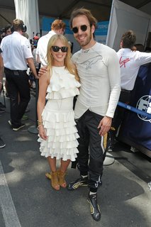 Kylie Minogue feet photo thumbnail