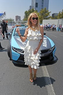 Kylie Minogue feet photo thumbnail