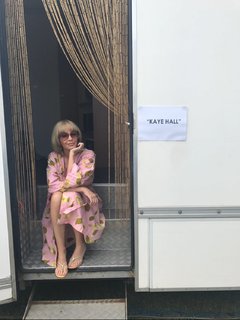 Kylie Minogue feet photo thumbnail